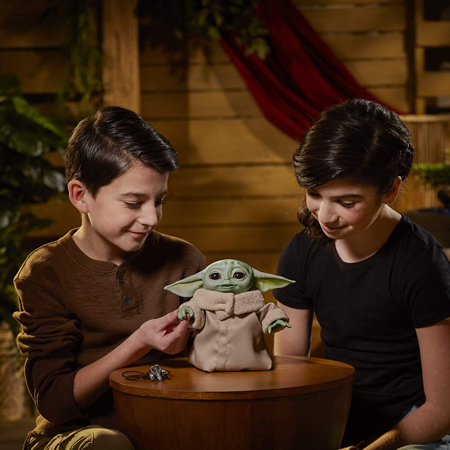 Star Wars The Child Animatronic Edition “AKA Baby Yoda” with Over 25 Sound and Motion Combinations, The Mandalorian Toy for Kids Ages 4 and Up